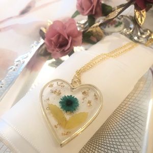 Real flower pendant